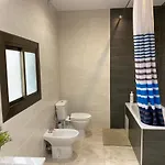Comfortable Renovated Flat, Wifi! דירה