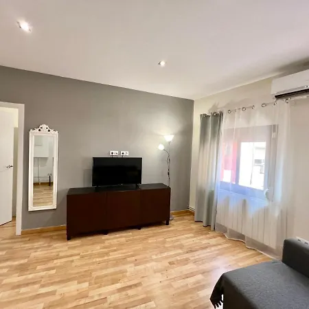 Apartment Comfortable Renovated Flat, Wifi! Badalona