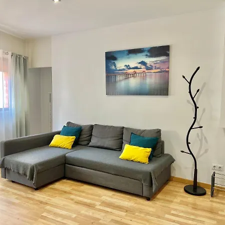 Comfortable Renovated Flat, Wifi! Badalona