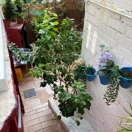 Comfortable Renovated Flat, Wifi! *