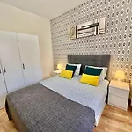Comfortable Renovated Flat, Wifi! * Бадалона