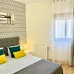 Comfortable Renovated Flat, Wifi! Апартаменты *