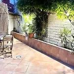 Апартаменты Comfortable Renovated Flat, Wifi!