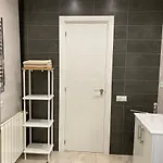 Апартаменты Comfortable Renovated Flat, Wifi! *