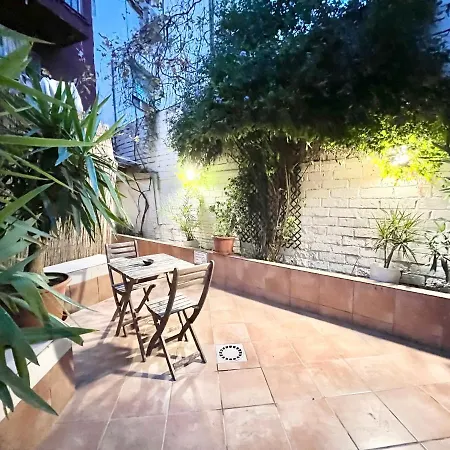 Comfortable Renovated Flat, Wifi! Апартаменты *