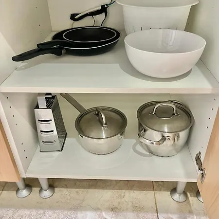 Comfortable Renovated Flat, Wifi! דירה *